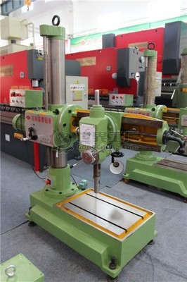 天河数控Z3132万向摇臂钻床 高效精密加工的工业利器